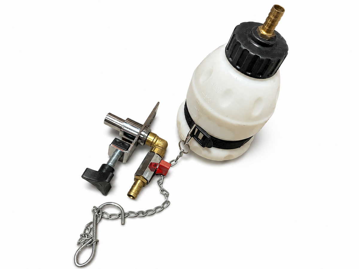 TT789 Brake Fluid Refill Bottle Master Cylinder Clamp Bleeding Tool